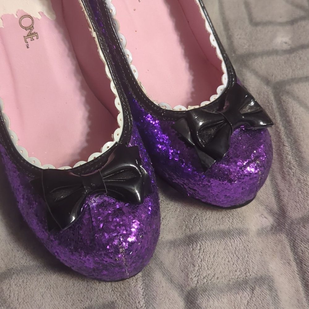 Ten Thirty One" purple princess glitter heels with a black bows - Picture 4 of 8
